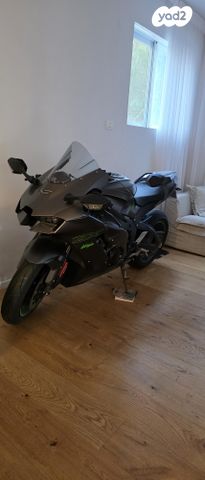 מודעת רכב קאוואסאקי נינג'ה ZX 10R