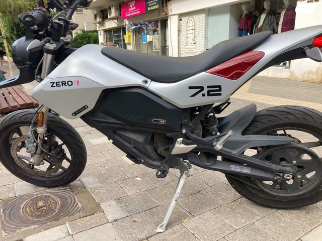 מודעת רכב זירו- אופנועים חשמליים FXS