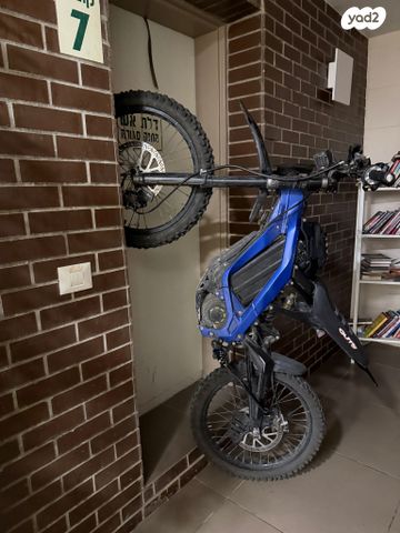 מודעת רכב סורון Light Bee X