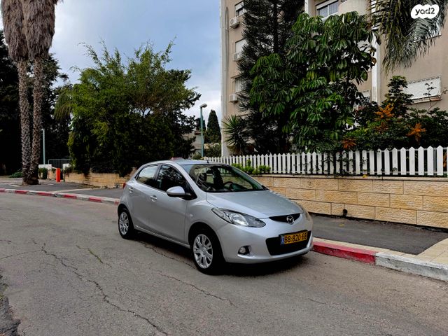 מודעת רכב מאזדה 2