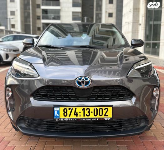 מודעת רכב טויוטה יאריס קרוס