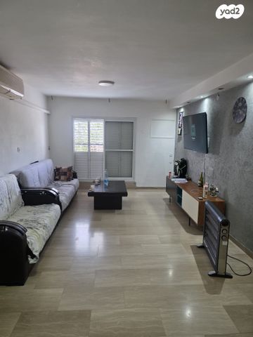 שדרות דוד המלך 7