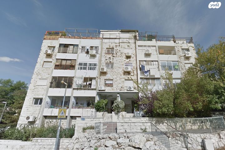 נטרונאי גאון 4