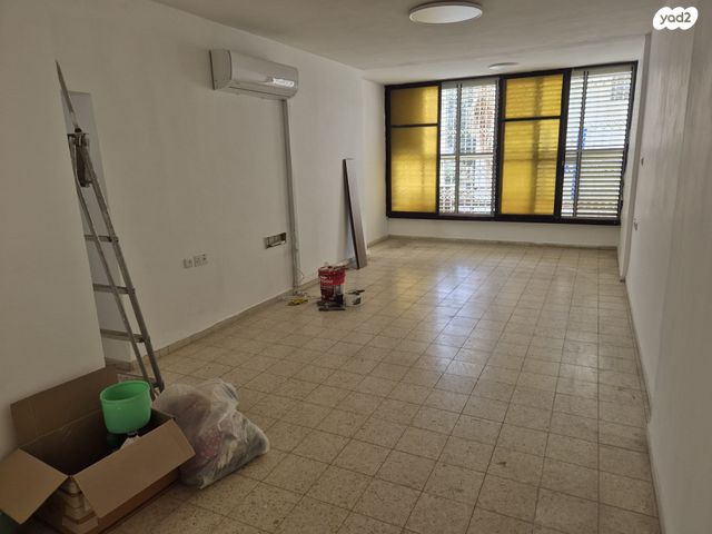 שדרות חיים וייצמן 73