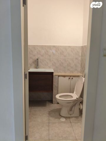 קרית יערים 8