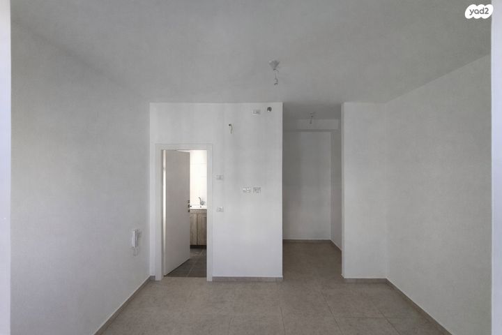 שולמית אלוני 3