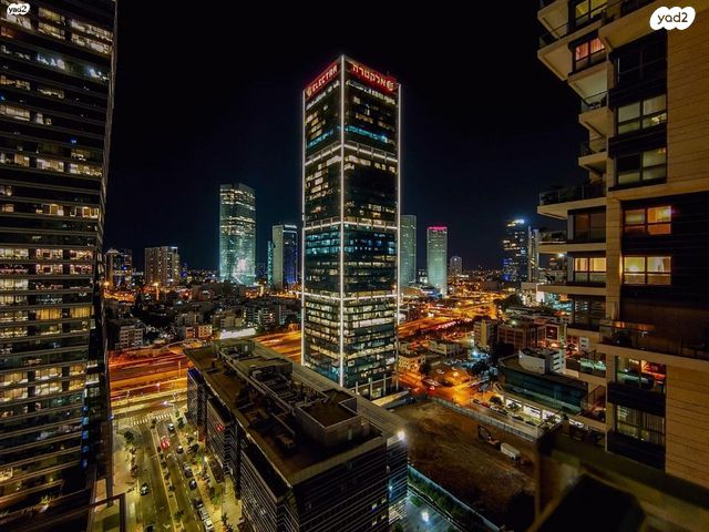 שדרות ההשכלה 17