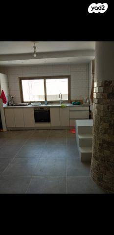 הרב עוזיאל 25