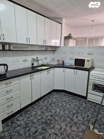 שדרות הרצל 56