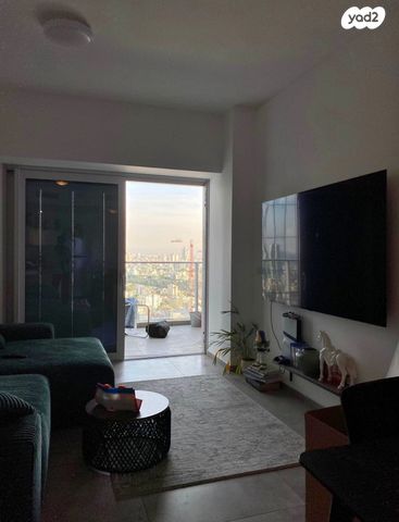 דרך מנחם בגין 144