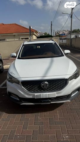 מודעת רכב אם ג'י ZS