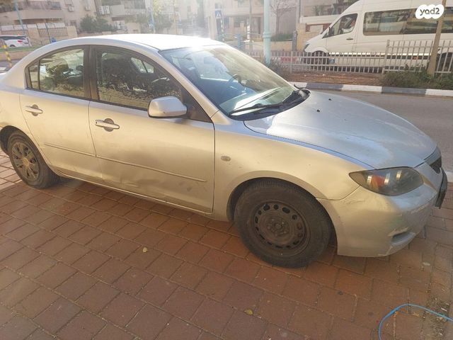 מודעת רכב מאזדה 3