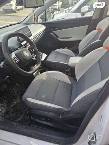 מודעת רכב אם ג'י MG4