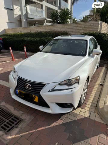 מודעת רכב לקסוס IS