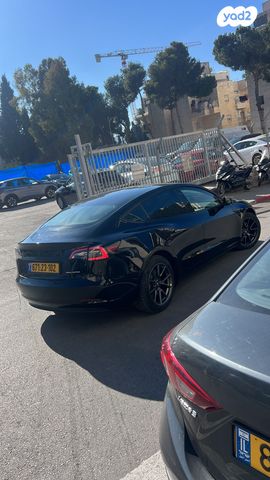 מודעת רכב טסלה מודל 3