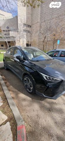 מודעת רכב ג׳ילי Geometry C