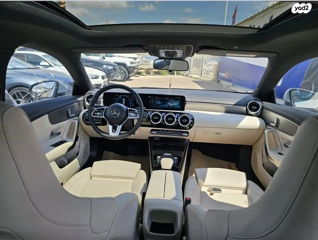 מודעת רכב מרצדס-בנץ CLA