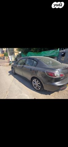 מודעת רכב מאזדה 3