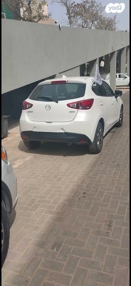 מודעת רכב מאזדה 2