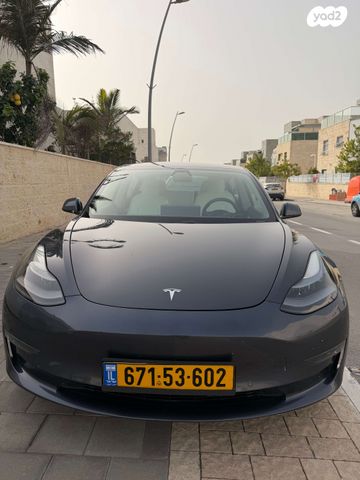 מודעת רכב טסלה מודל 3