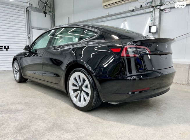 מודעת רכב טסלה מודל 3