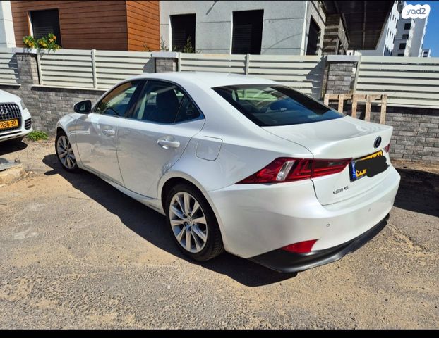 מודעת רכב לקסוס IS