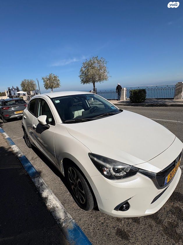 מודעת רכב מאזדה 2