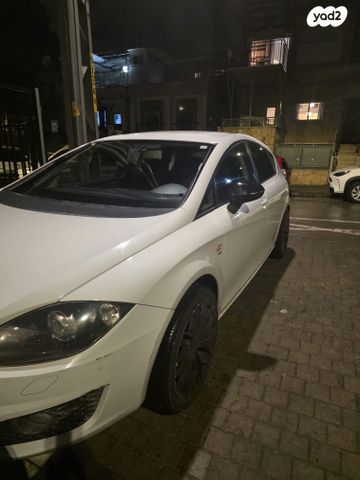 מודעת רכב סיאט לאון