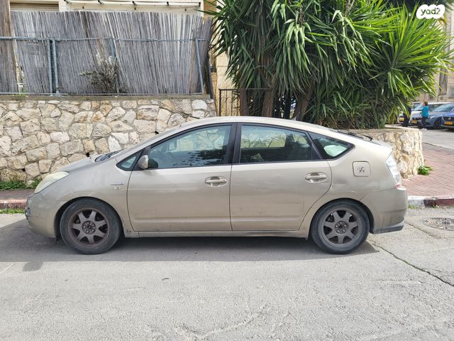 מודעת רכב טויוטה פריוס