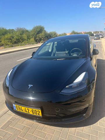 מודעת רכב טסלה מודל 3