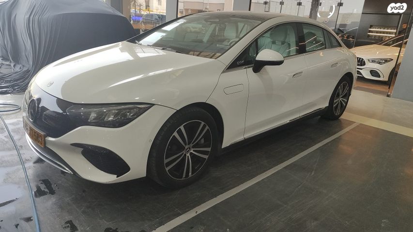 מודעת רכב מרצדס-בנץ EQE