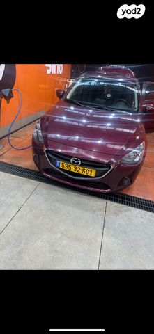 מודעת רכב מאזדה 2