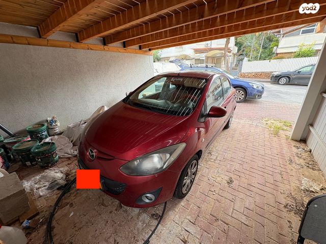 מודעת רכב מאזדה 2