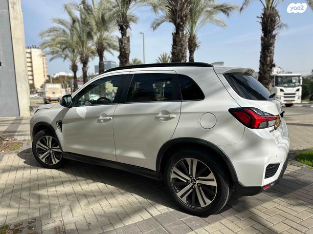 מודעת רכב מיצובישי ASX