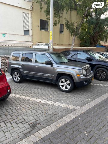 מודעת רכב ג'יפ פטריוט