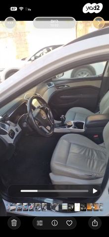 מודעת רכב קאדילק SRX