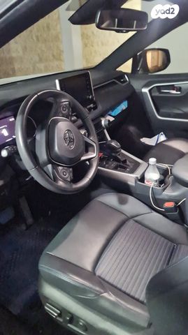 מודעת רכב טויוטה RAV4