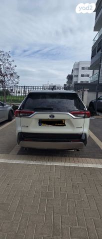 מודעת רכב טויוטה RAV4