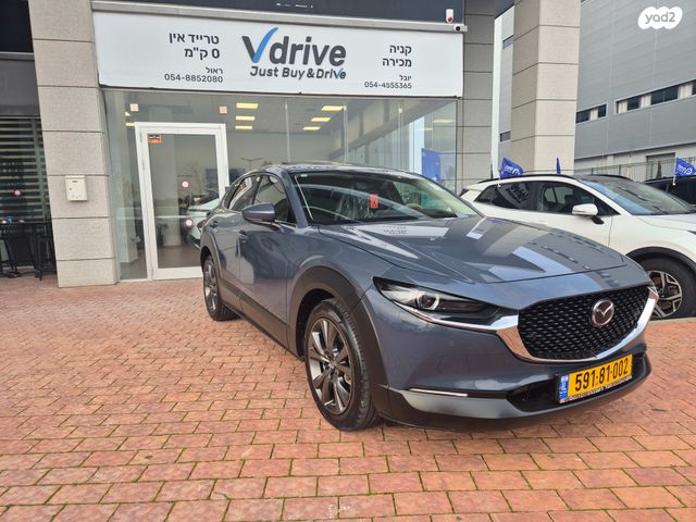 מודעת רכב מאזדה CX-30