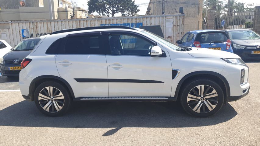 מודעת רכב מיצובישי ASX