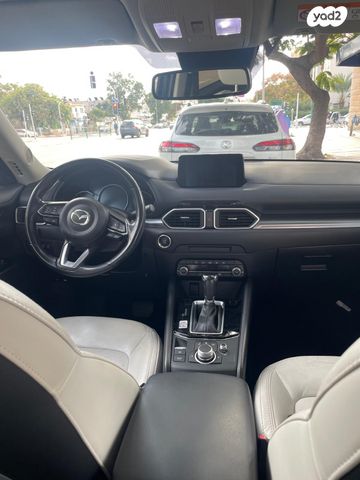 מודעת רכב מאזדה CX-30