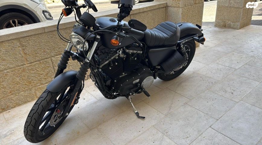 מודעת רכב הרלי דיווידסון איירון 883