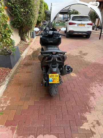 מודעת רכב קימקו AK 550