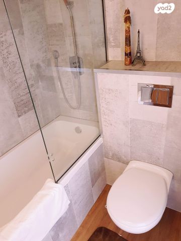 מודעת רכב ממונע אוטוקראוון