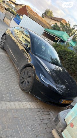 מודעת רכב טסלה מודל 3