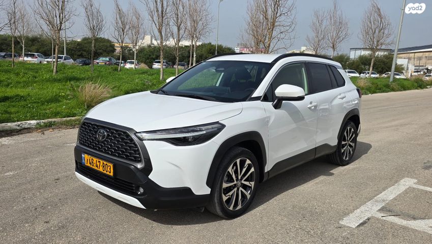 מודעת רכב טויוטה קורולה קרוס