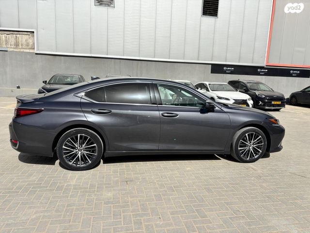 מודעת רכב לקסוס ES 1