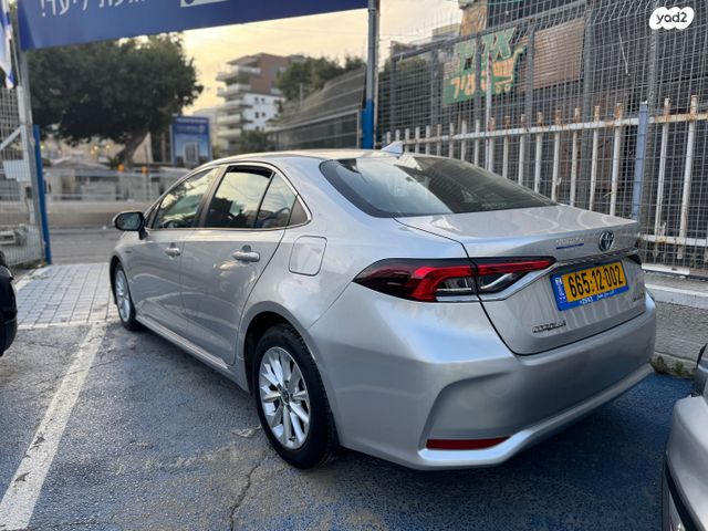 מודעת רכב טויוטה קורולה