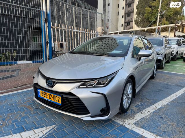 מודעת רכב טויוטה קורולה 1