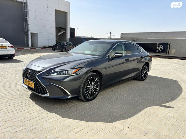 מודעת רכב לקסוס ES